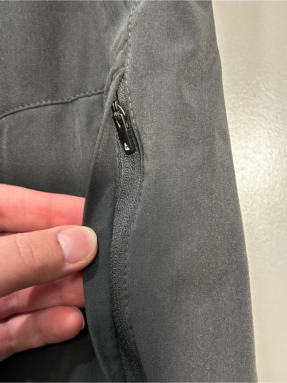 Gerry Weber | Elastic Waist Shorts | Charcoal Gray | Men’s | XXL - Picture 4 of 13